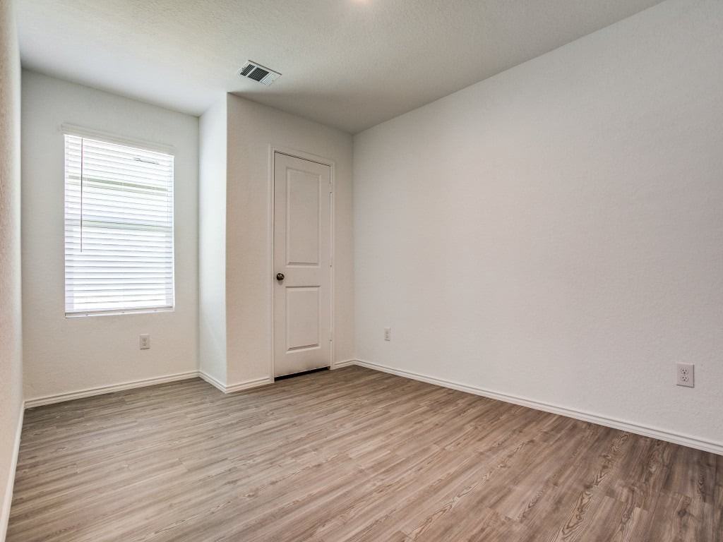 2902 Gustavo Dr - Photo 7 of 13