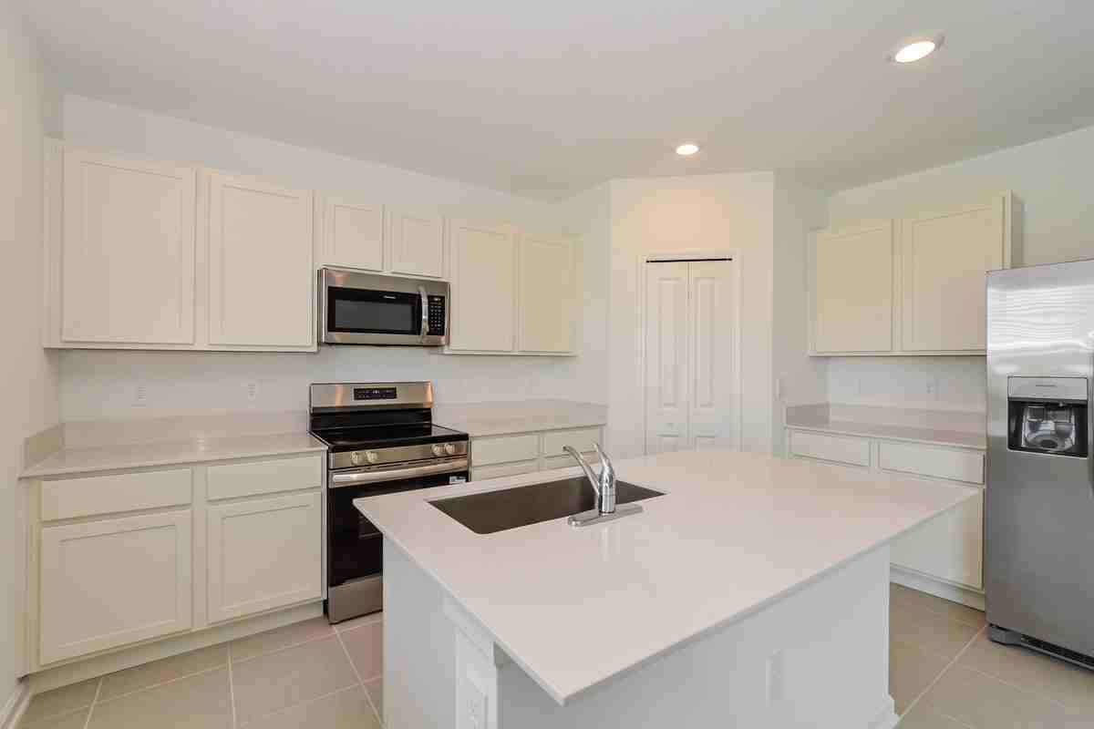 3028 Chicago Ave W - Photo 7 of 30