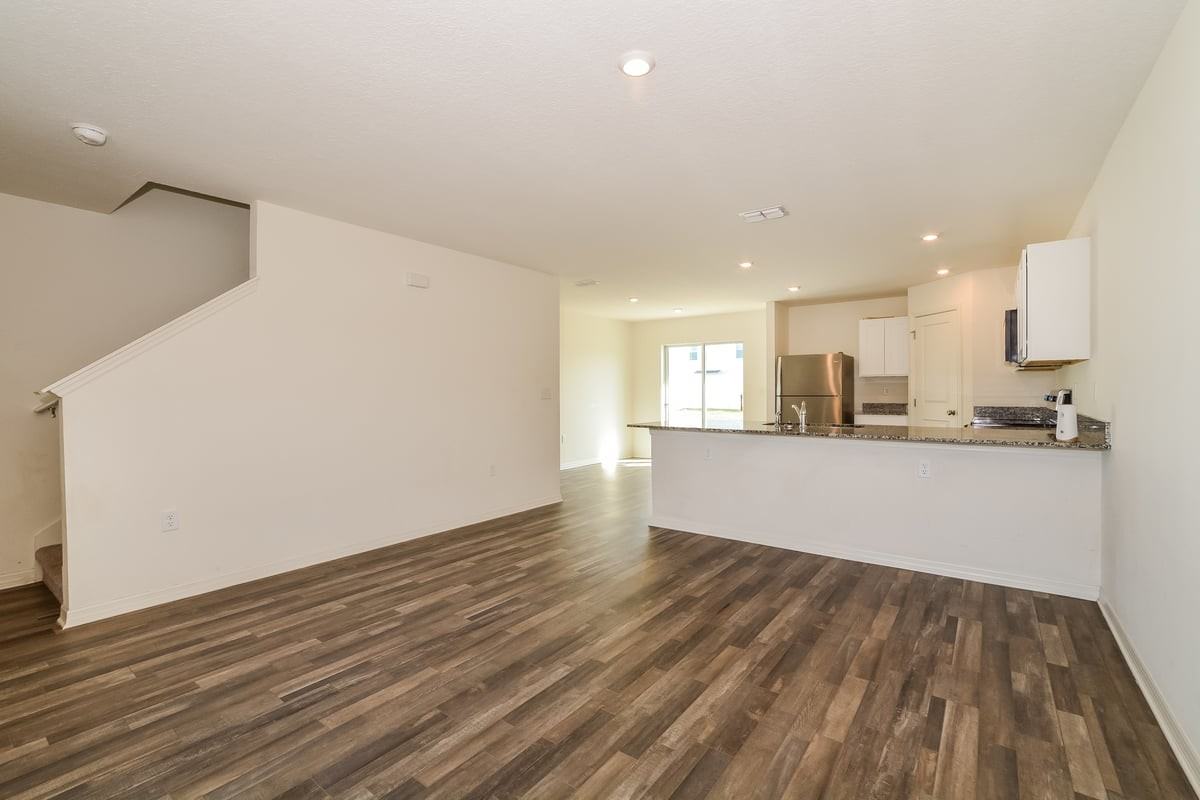 737 Hillview Loop - Photo 5 of 17