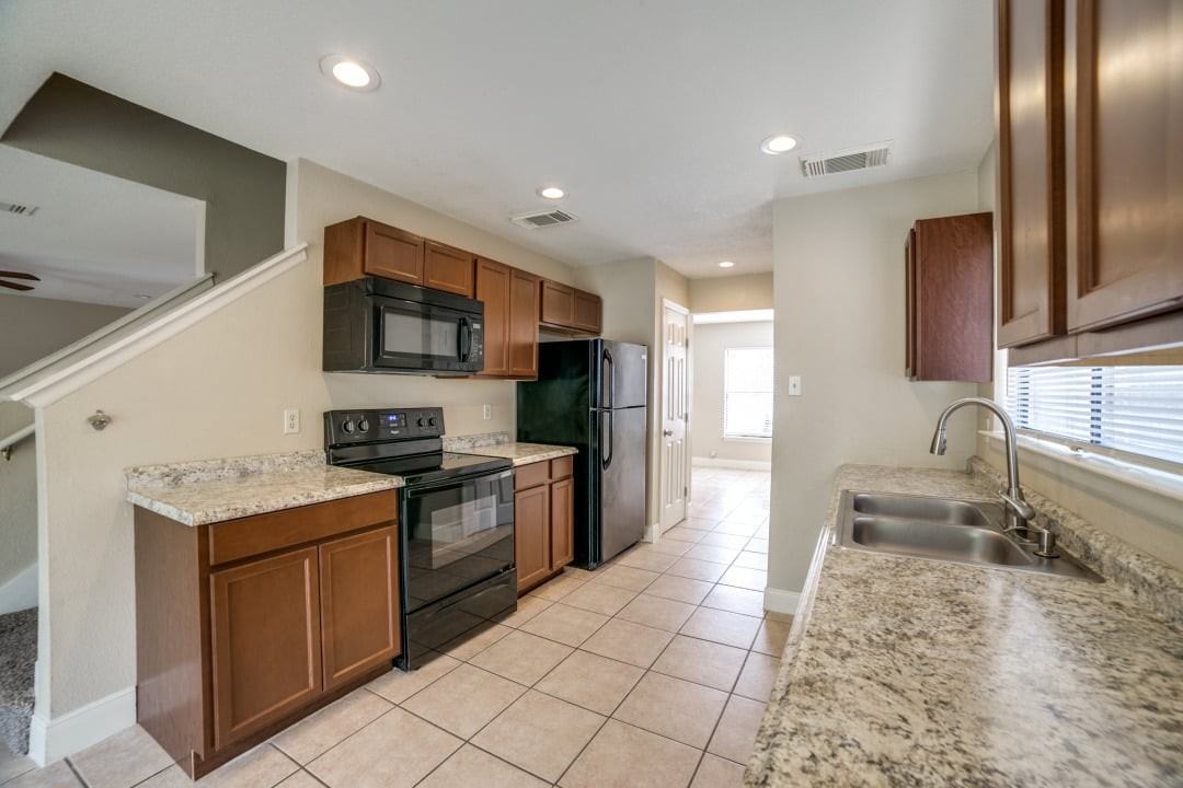 7739 Alverstone Way - Photo 6 of 13