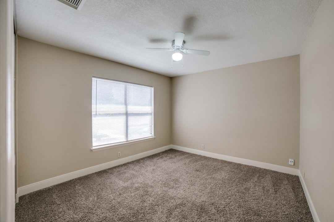 7739 Alverstone Way - Photo 7 of 13