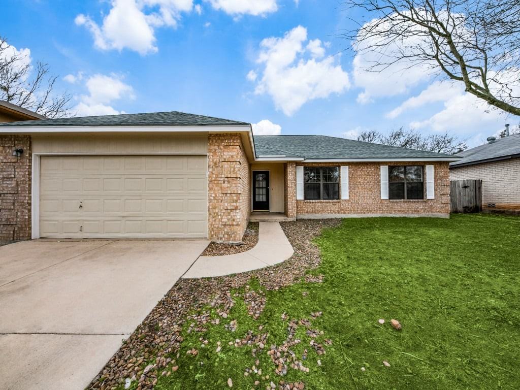 9218 Shadow Crest Dr - Photo 3 of 14