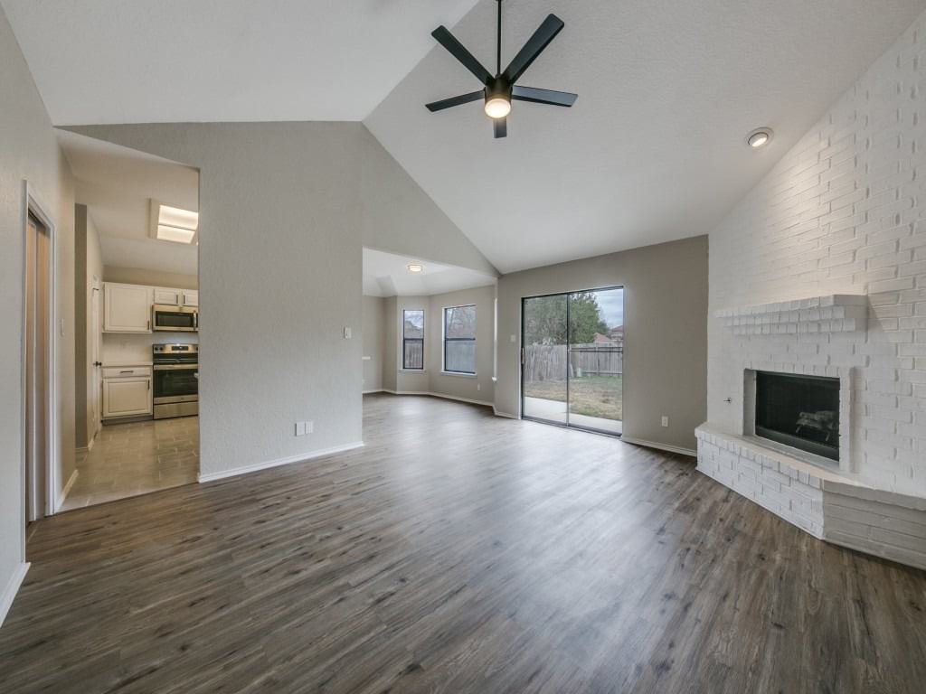 9218 Shadow Crest Dr - Photo 6 of 14