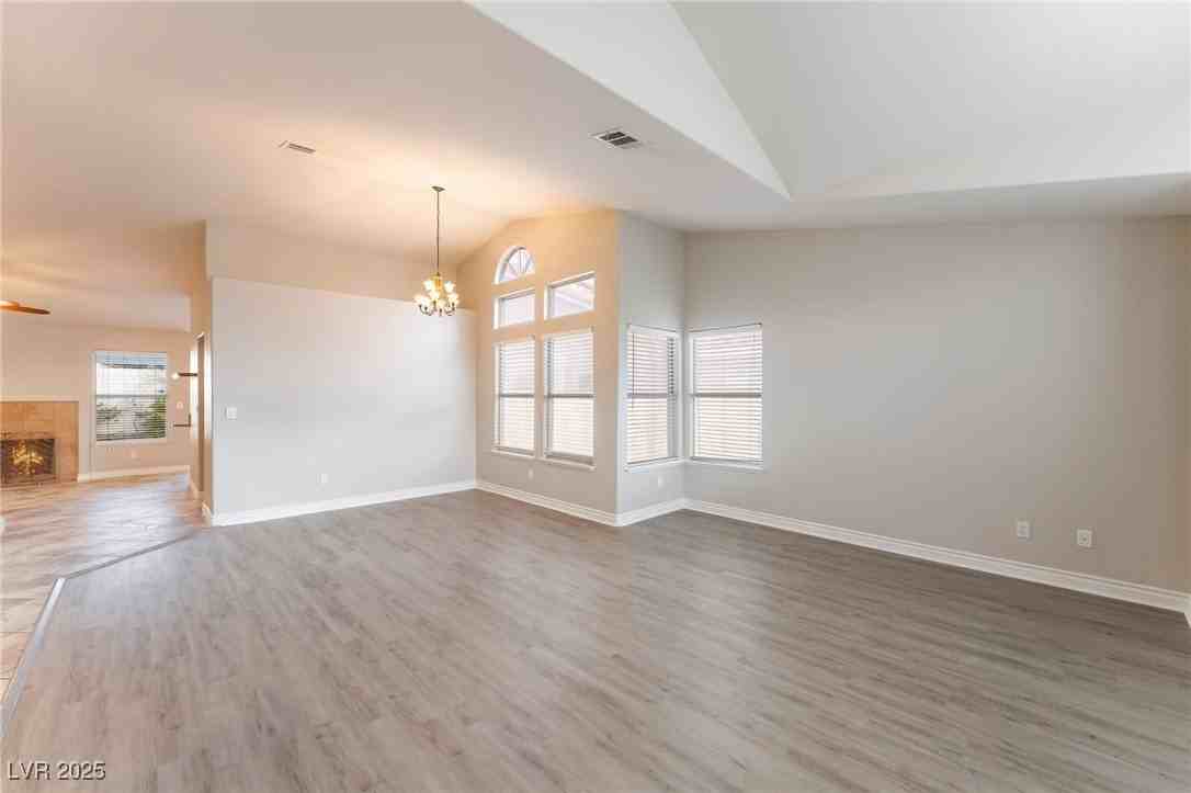 8220 Desert Beach Dr - Photo 4 of 28