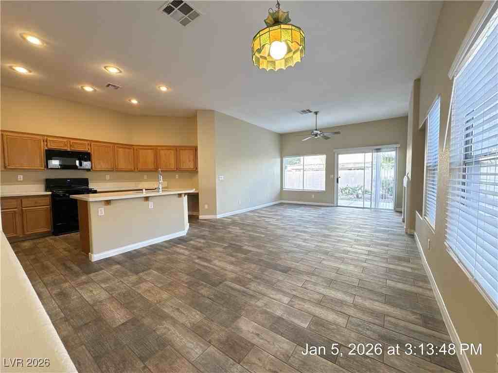 7898 Nookfield Dr - Photo 5 of 36