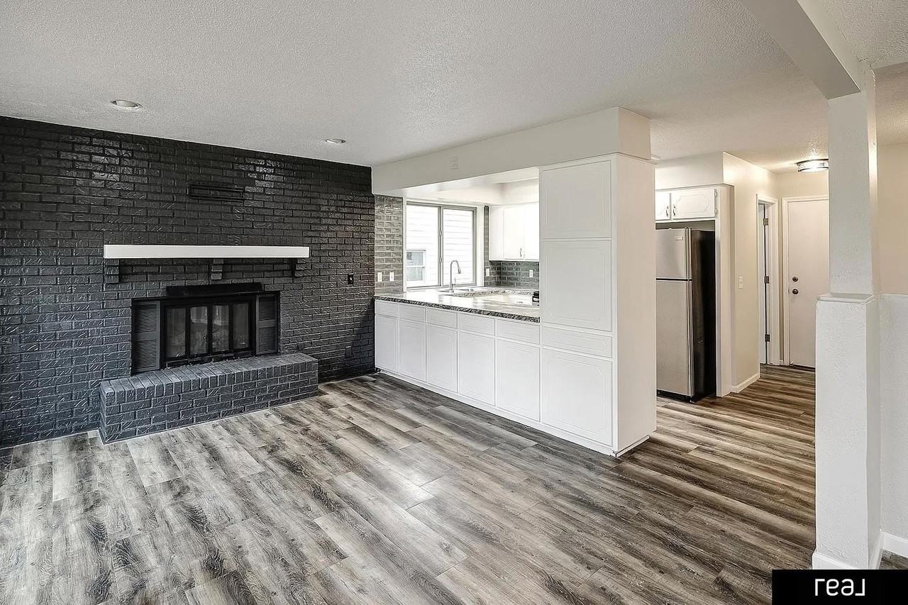 12725 Burt St - Photo 4 of 17