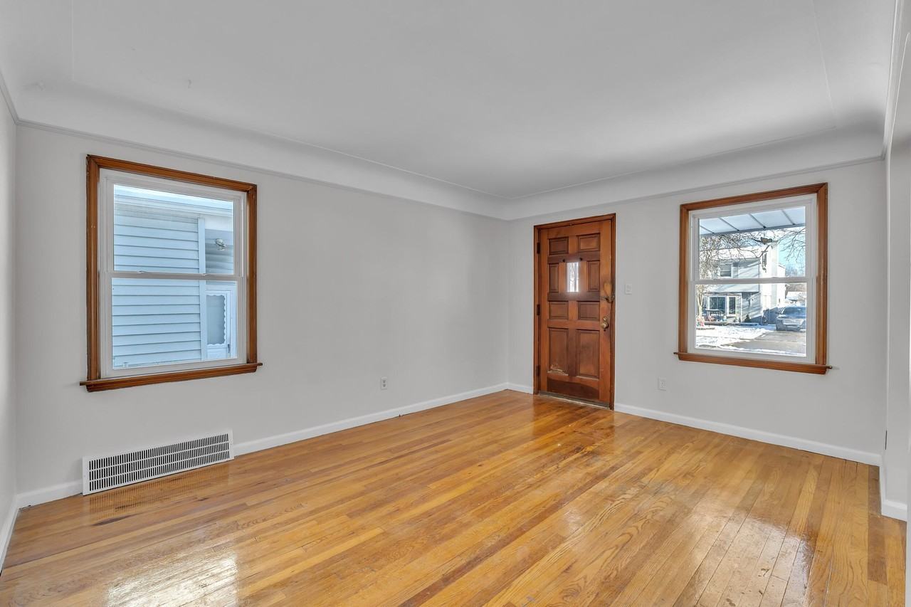 11319 Tecumseh - Photo 4 of 39