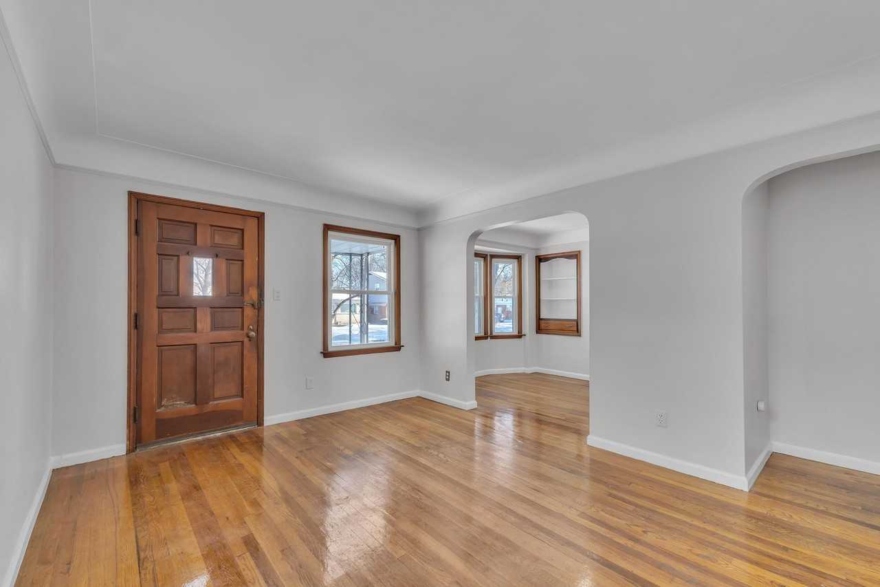 11319 Tecumseh - Photo 5 of 39