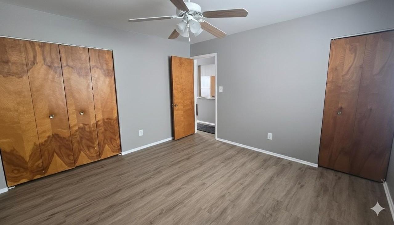 46169 Jefferson Ave - Photo 4 of 9