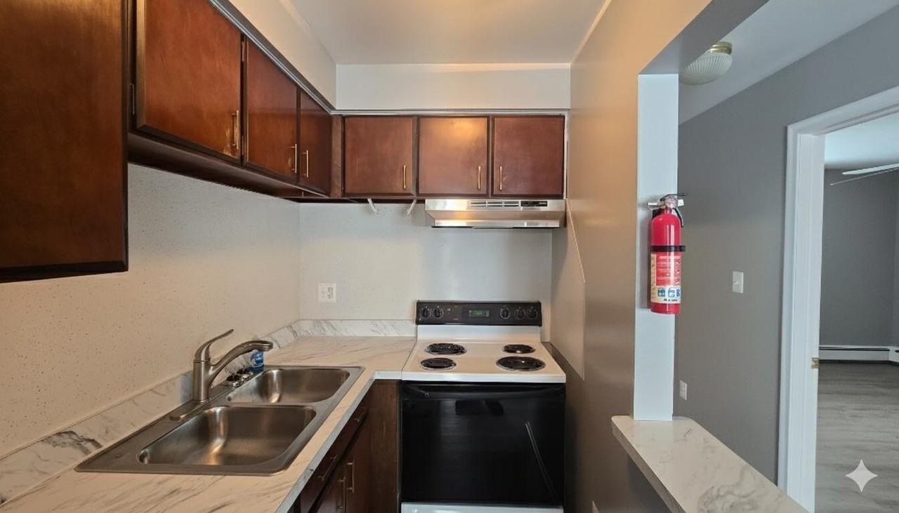 46169 Jefferson Ave - Photo 6 of 9