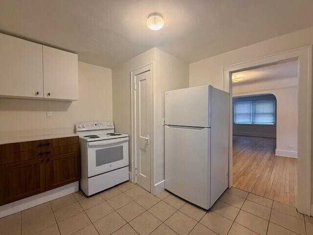 335 Ardmore Dr - Photo 6 of 17