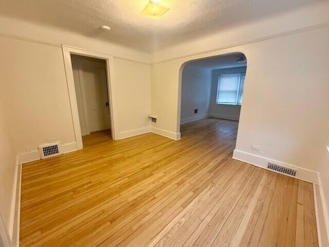 335 Ardmore Dr - Photo 7 of 17