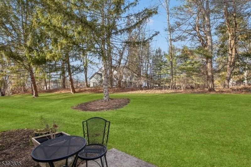 13 Winding Brook Rd - Photo 6 of 35