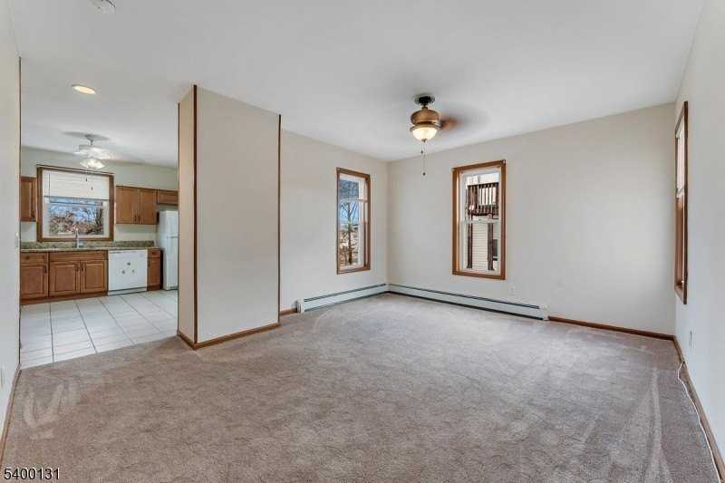 49 Spruce St - Photo 2 of 7