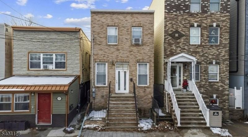 15 Wales Ave - Photo 2 of 14