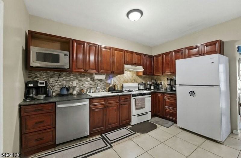 15 Wales Ave - Photo 4 of 14