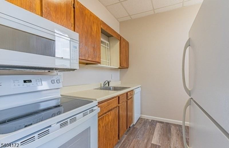 110 Cornelia St #3 - Photo 6 of 15