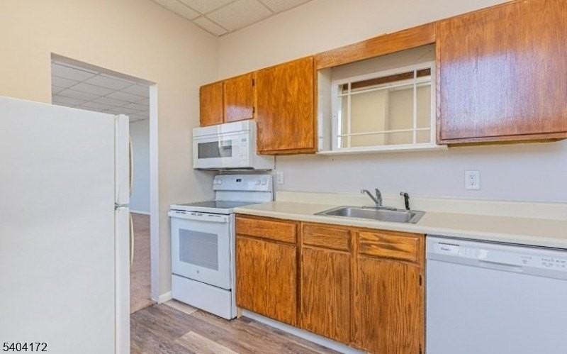 110 Cornelia St #3 - Photo 7 of 15