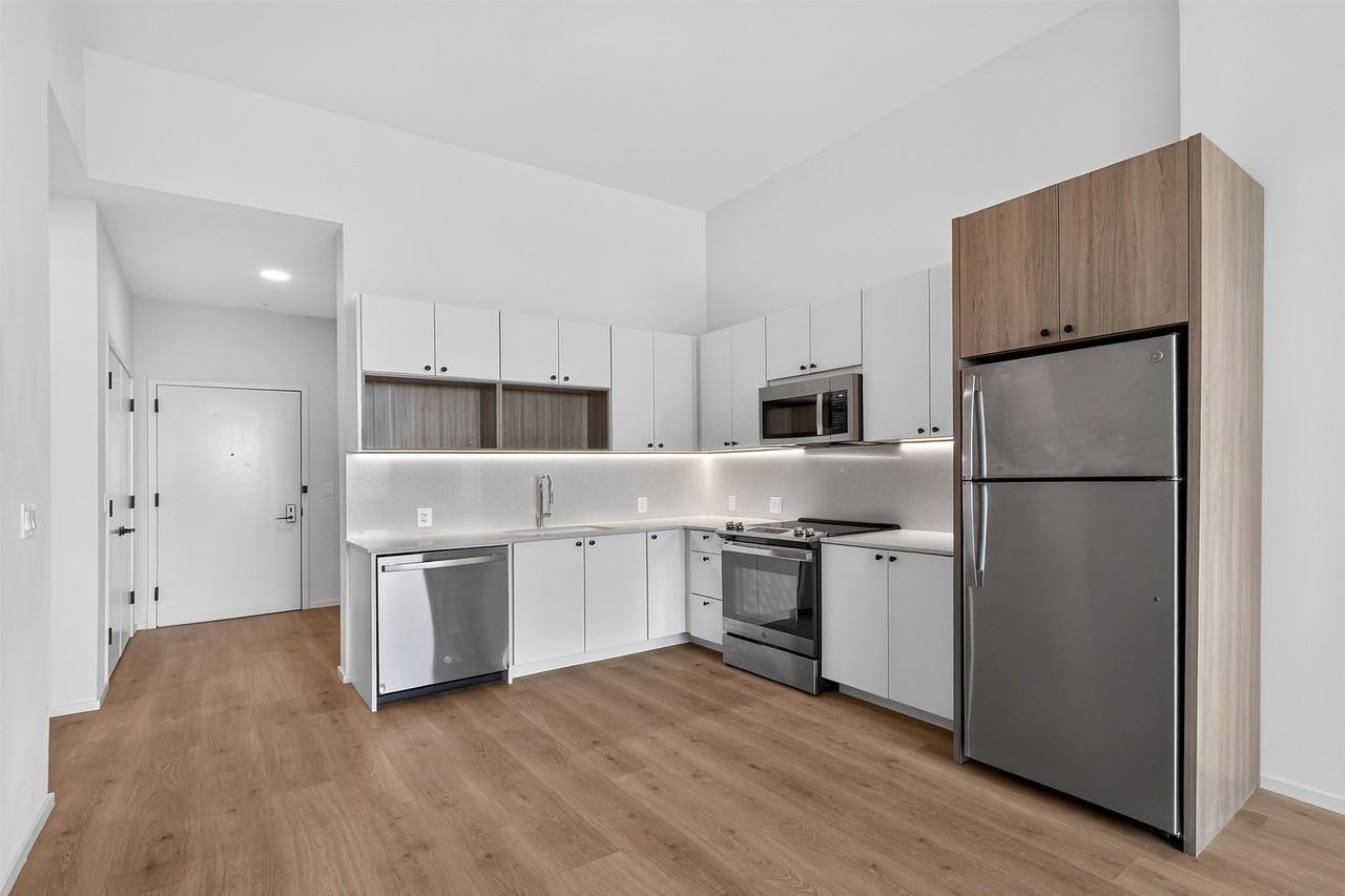 213 Grove St #PH2 - Photo 5 of 30