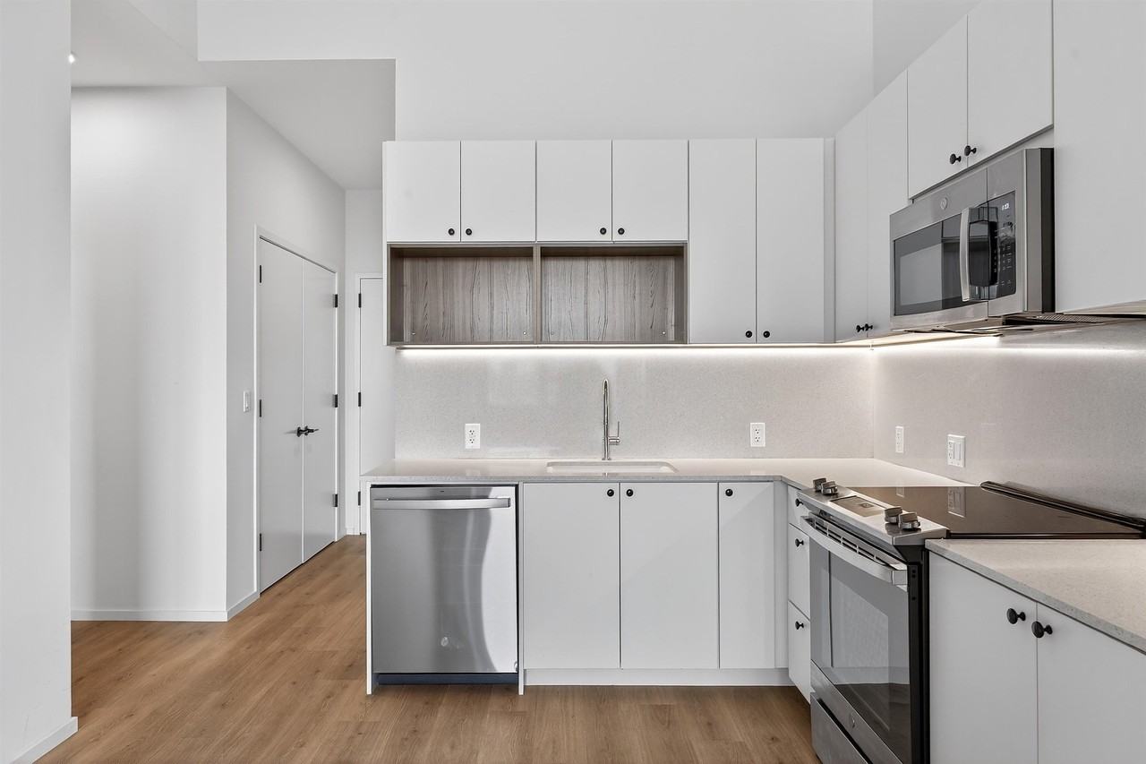 213 Grove St #PH2 - Photo 6 of 30