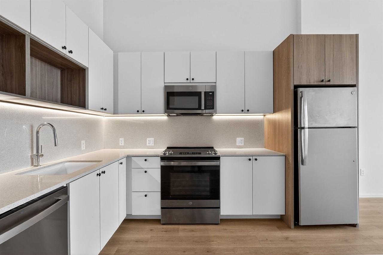 213 Grove St #PH2 - Photo 7 of 30