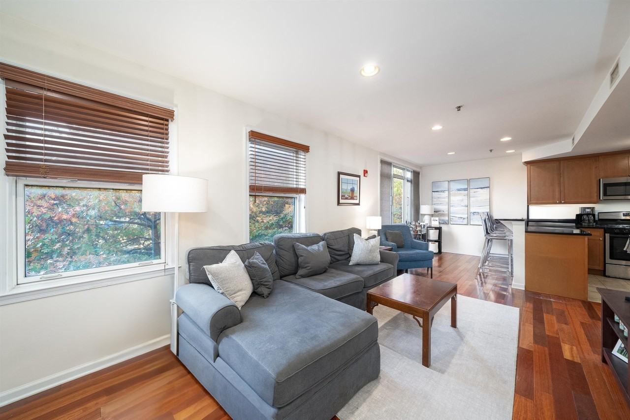 650 2nd St #2H - Photo 5 of 15