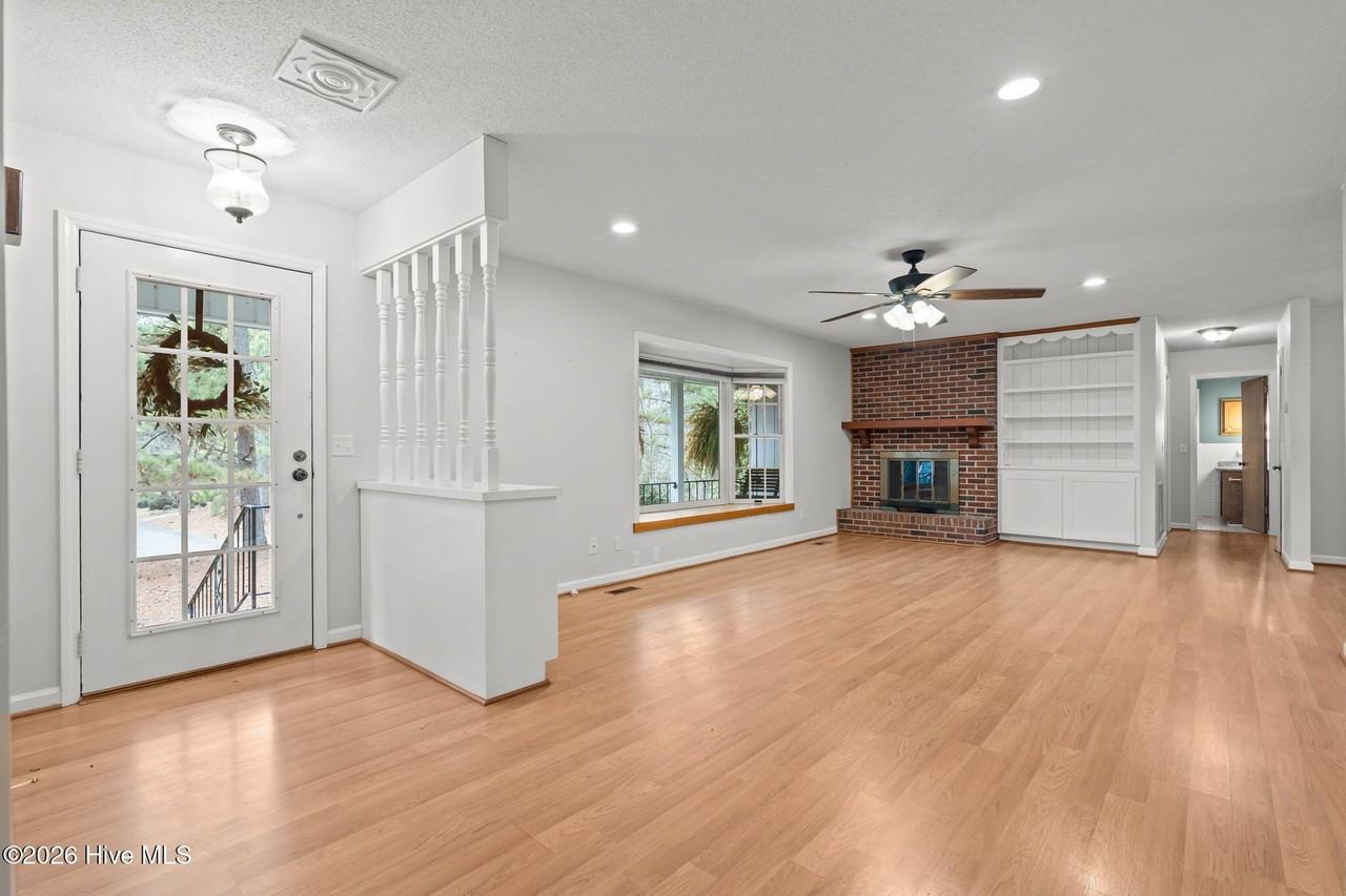 119 Otter Dr - Photo 7 of 50