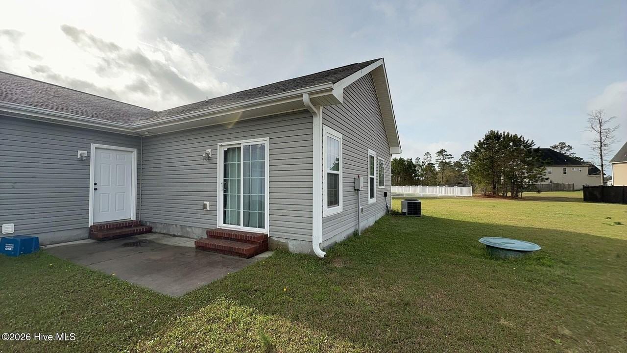 124 Farmstead Pl - Photo 2 of 4