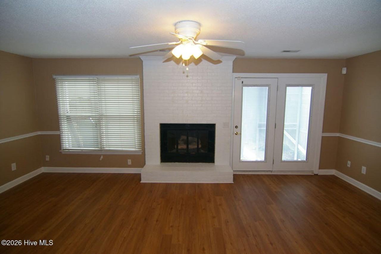 1968 Quail Ridge Rd Apt B #B - Photo 3 of 18