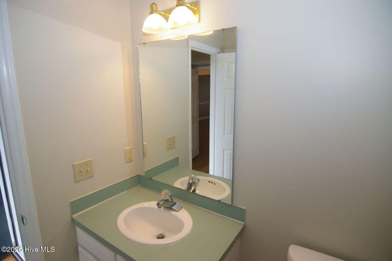 1968 Quail Ridge Rd Apt B #B - Photo 6 of 18