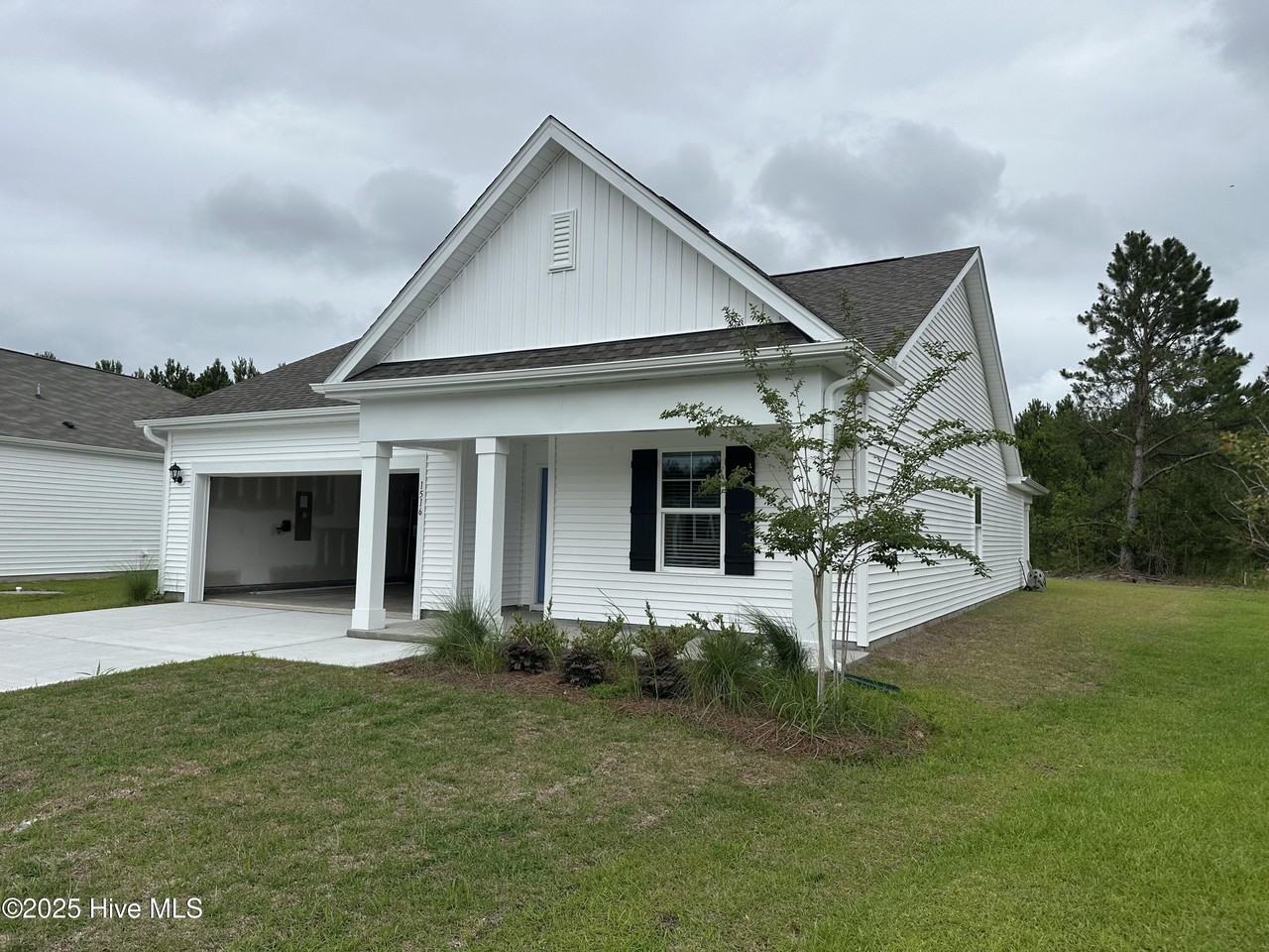 1516 E Black Squirrel Ln Se - Photo 2 of 25