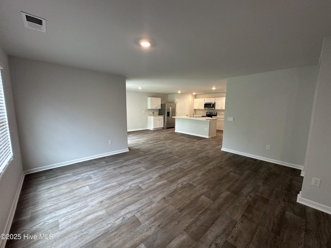 1516 E Black Squirrel Ln Se - Photo 3 of 25