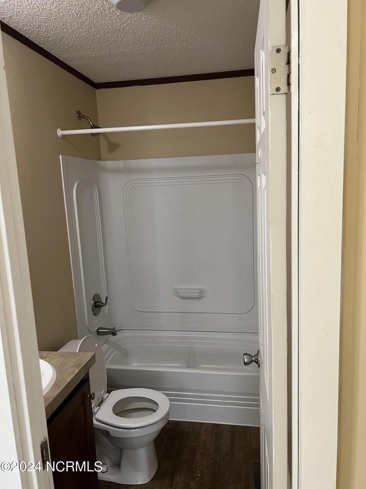 4188 Lobelia Rd - Photo 5 of 10