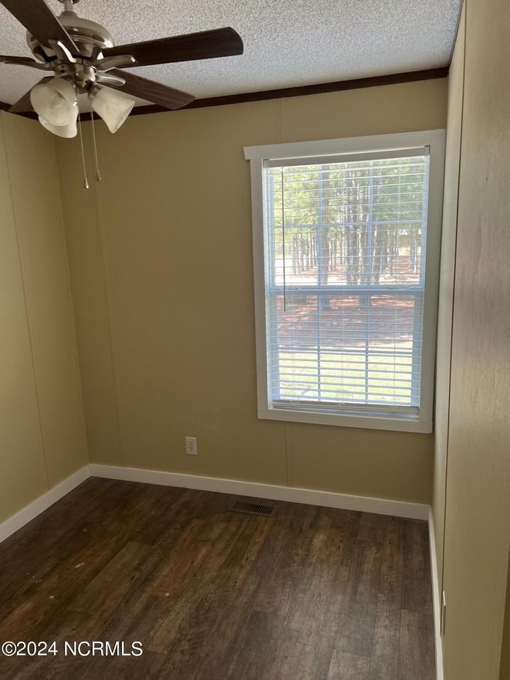 4188 Lobelia Rd - Photo 7 of 10