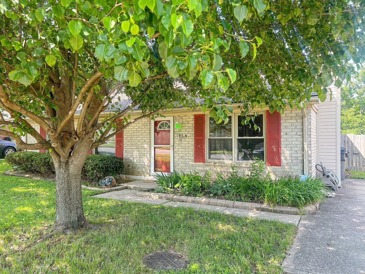 1559 Summerhill Dr - Photo 3 of 22