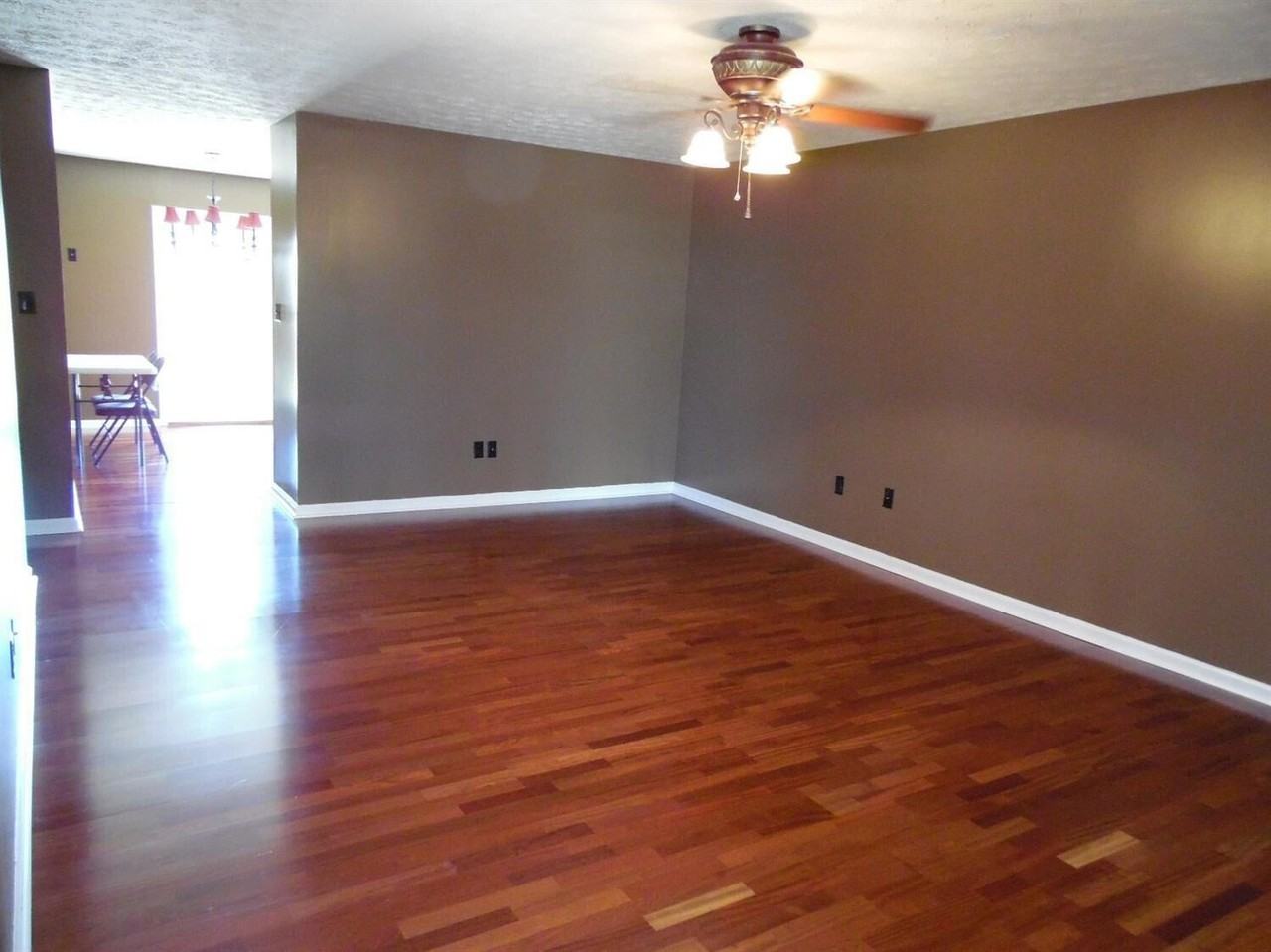 1305 Amherst Dr - Photo 2 of 14