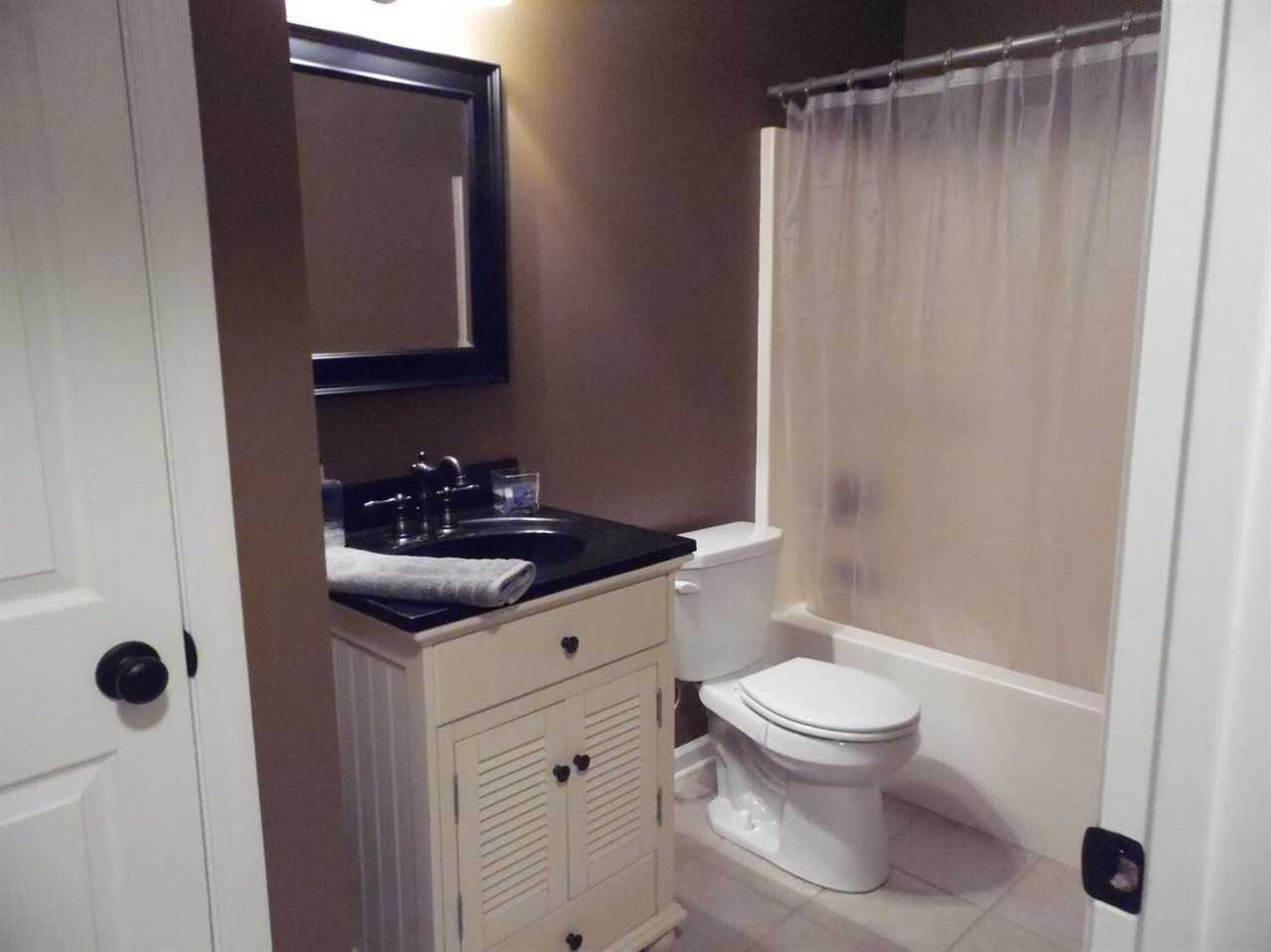 1305 Amherst Dr - Photo 7 of 14