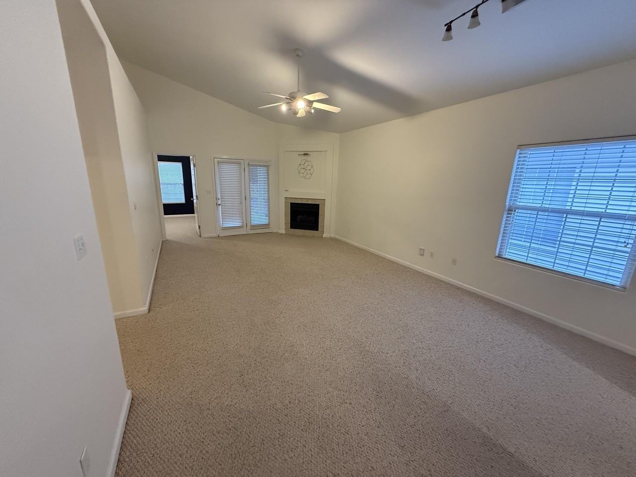 2204 Market Garden Ln - Photo 2 of 15