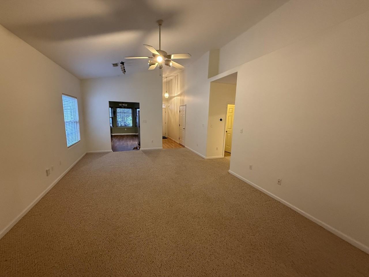 2204 Market Garden Ln - Photo 3 of 15