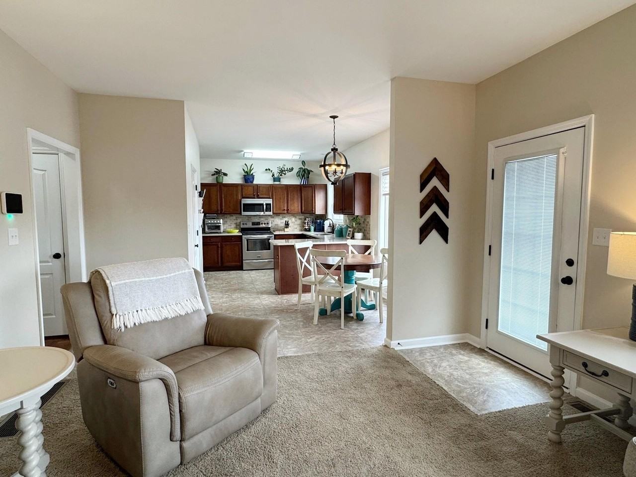 2688 Woodlawn Way - Photo 3 of 35