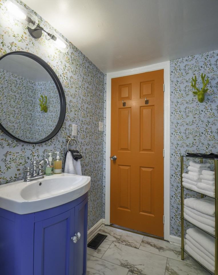 385 Sherman Ave - Photo 6 of 21