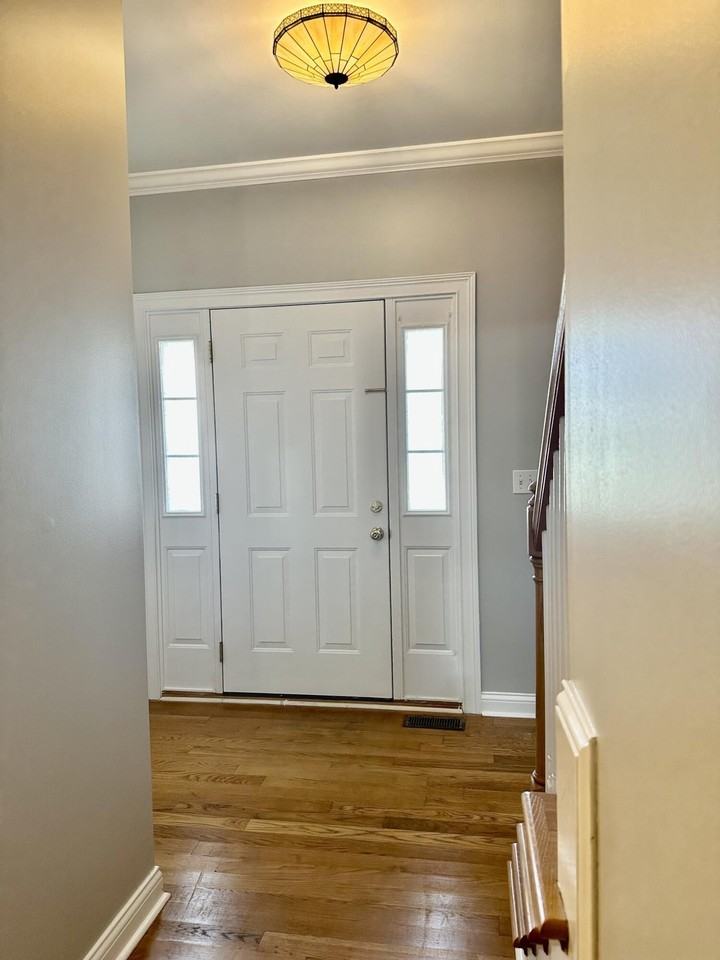 114 W Green St - Photo 2 of 48