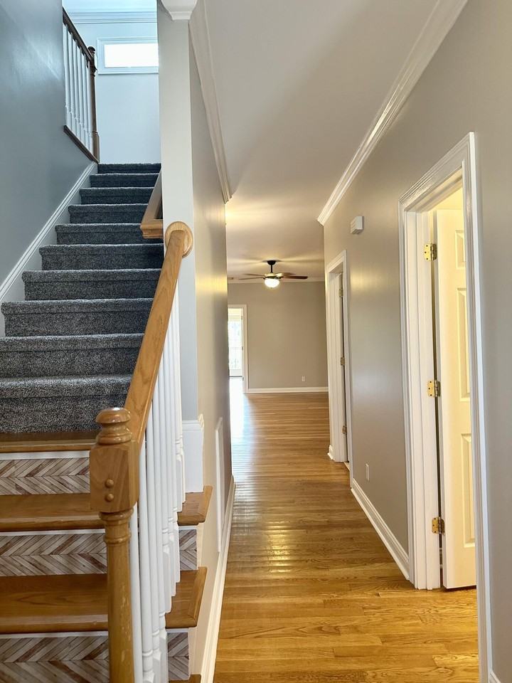 114 W Green St - Photo 3 of 48