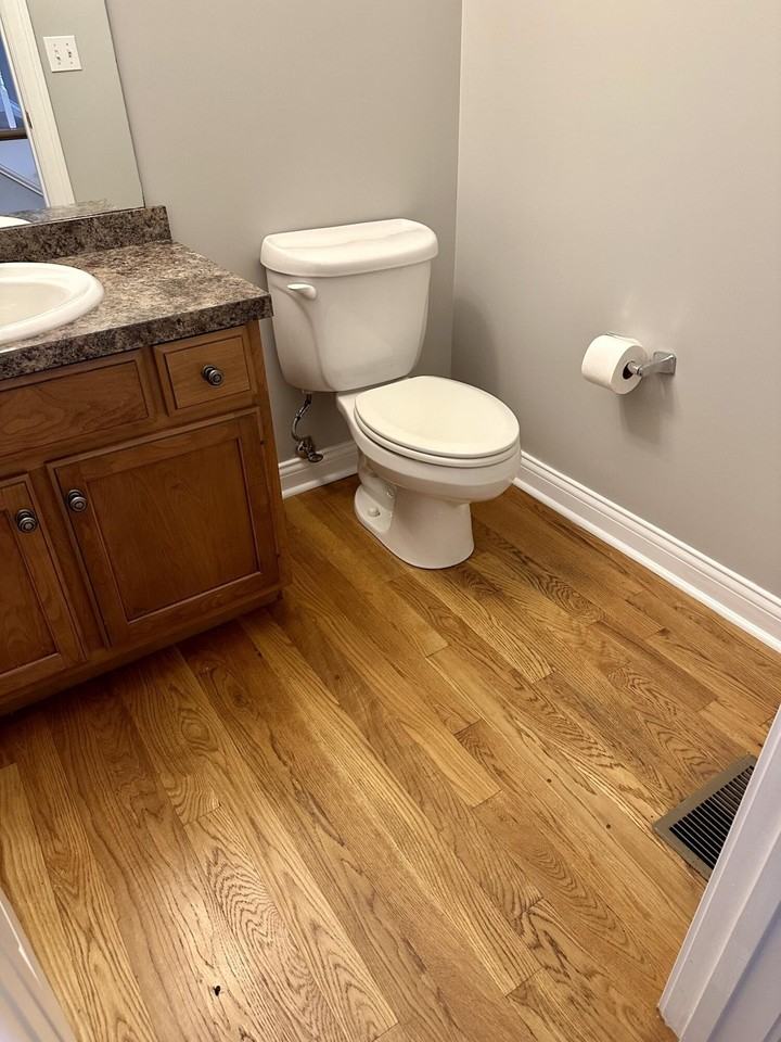 114 W Green St - Photo 5 of 48