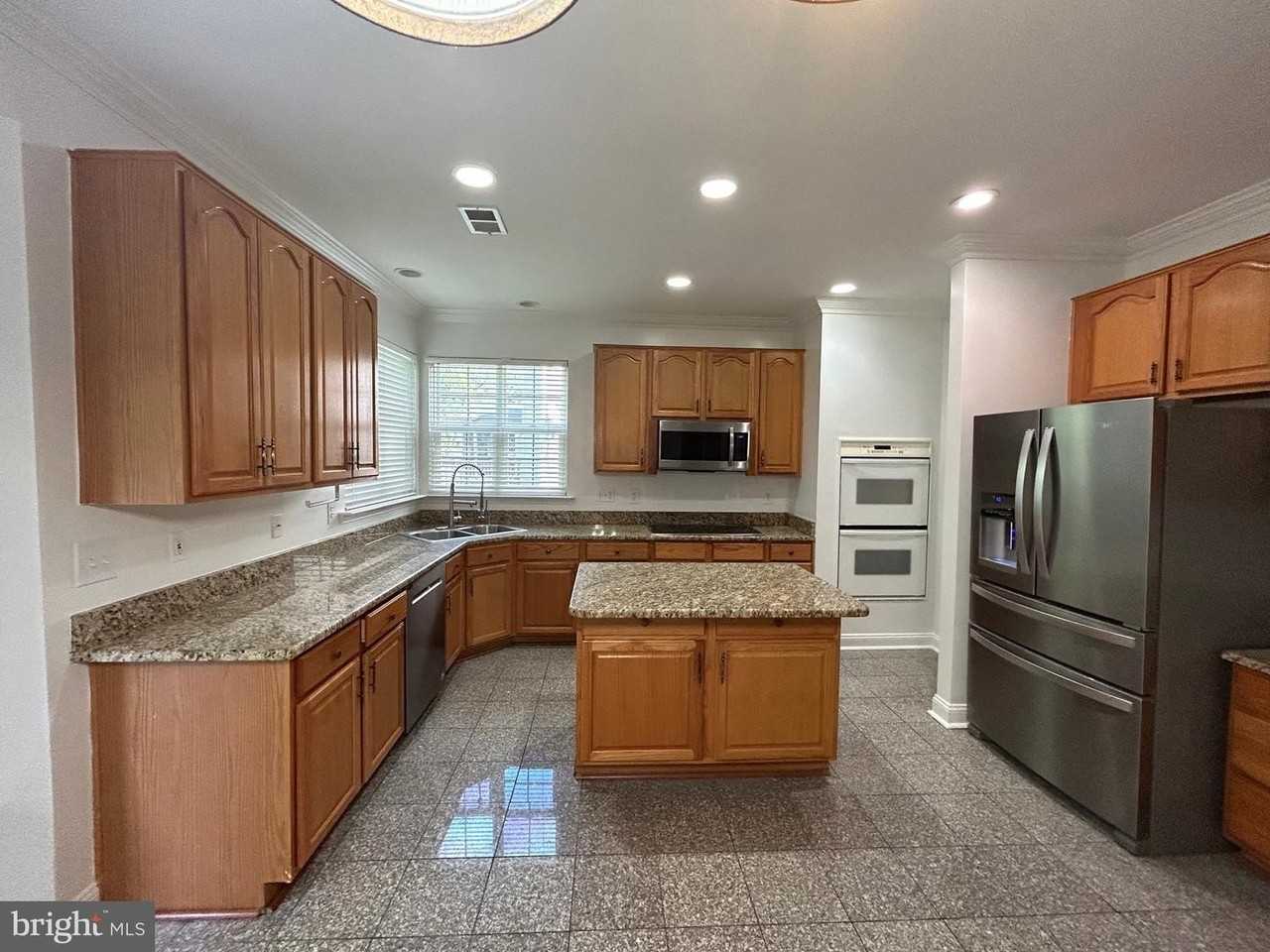 46728 Hollow Mountain Pl - Photo 5 of 37