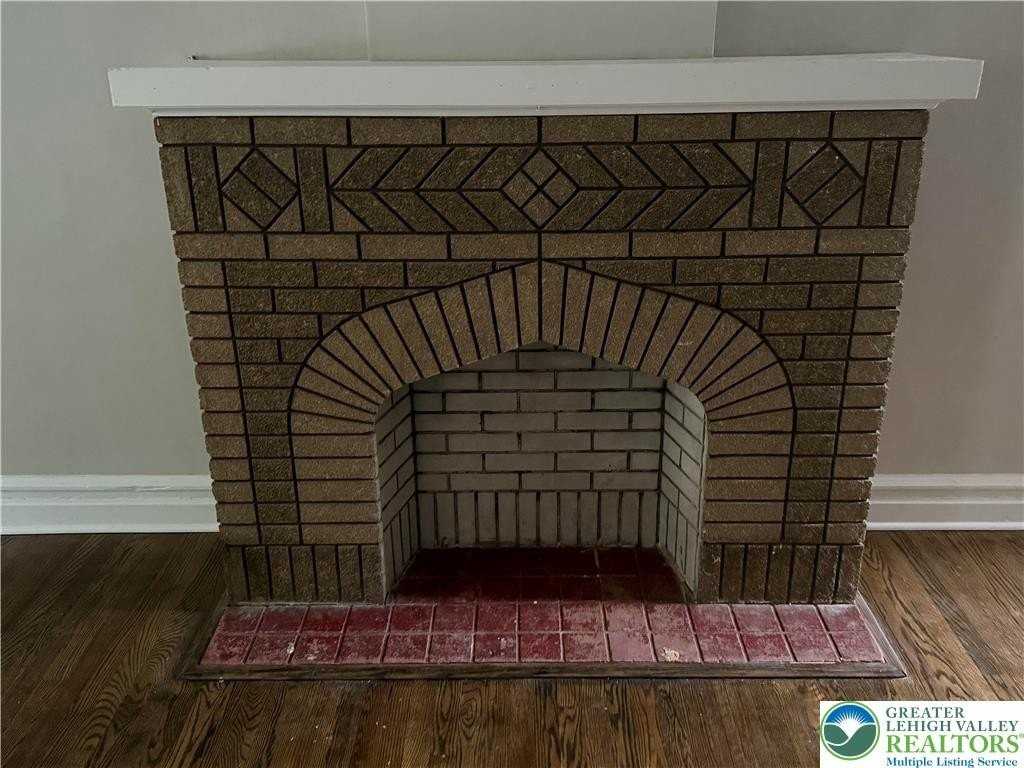 608 1/2 Saint John St - Photo 3 of 15