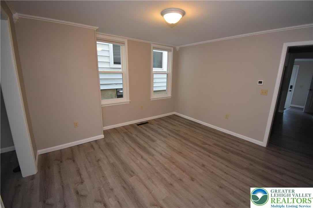 329 9th St - Photo 6 of 19