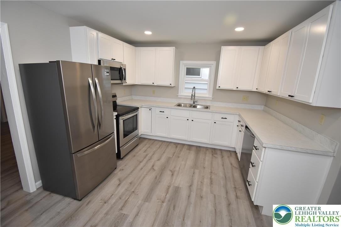 329 9th St - Photo 7 of 19