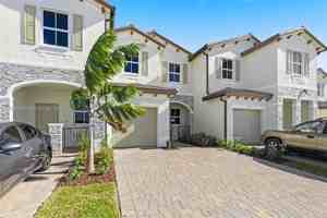 featured image of 2705 Se 25th Ave #2705