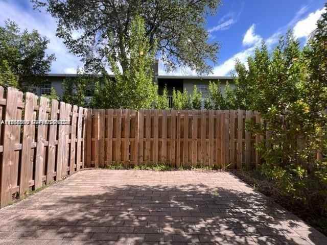 327 Ne 208th Ter #327 - Photo 7 of 8